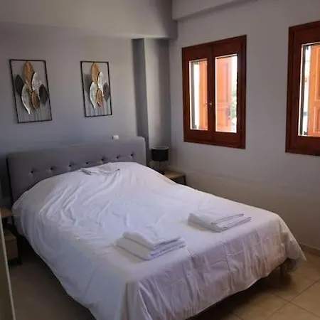 Ginas 1 * Kyparissia